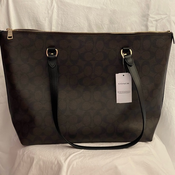 Brand new with tag Coach brand purse - Picture 3 of 9